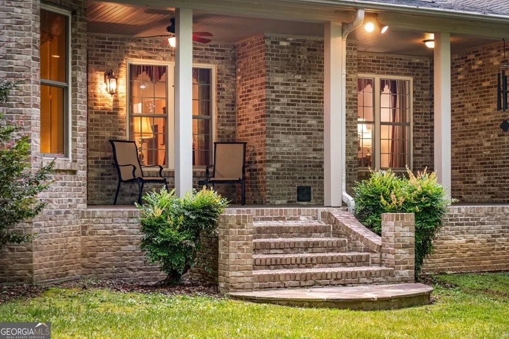 541 Davis RD Blue Ridge, GA 30513