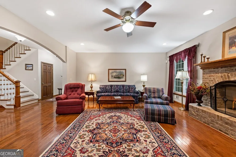 541 Davis RD Blue Ridge, GA 30513