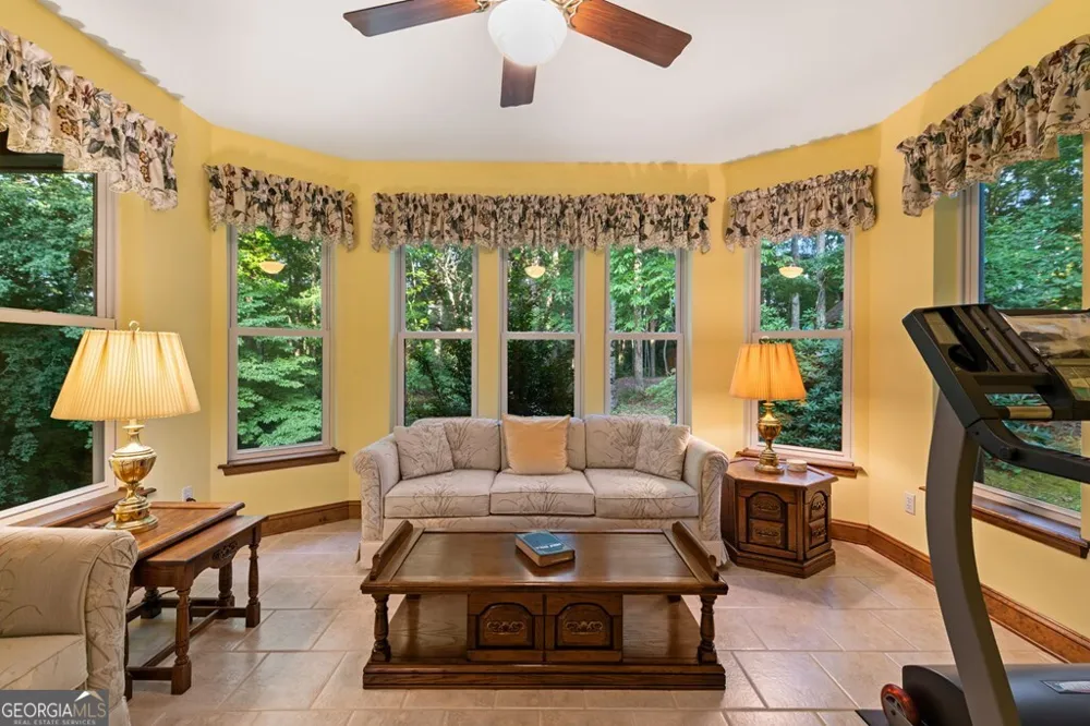 541 Davis RD Blue Ridge, GA 30513