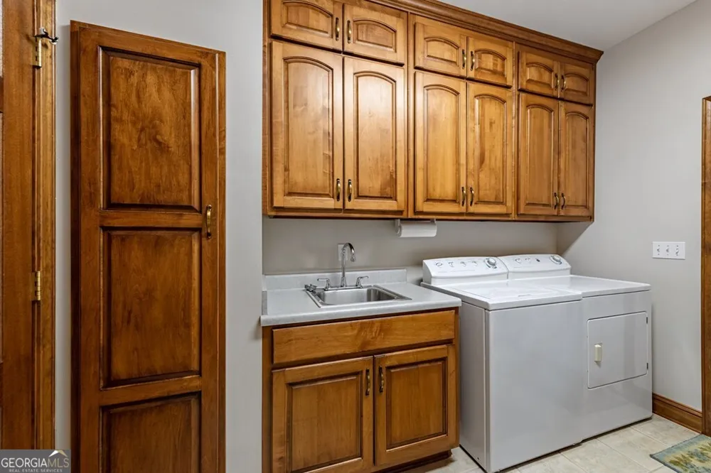 541 Davis RD Blue Ridge, GA 30513