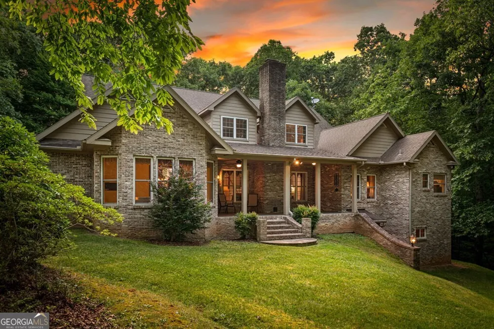 541 Davis RD Blue Ridge, GA 30513