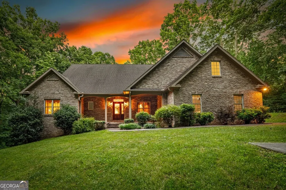 541 Davis RD Blue Ridge, GA 30513