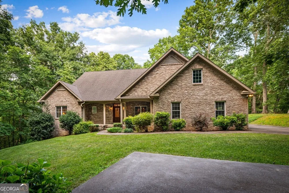 541 Davis RD Blue Ridge, GA 30513