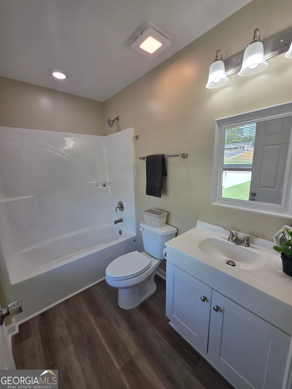 70 Charlotte DR Statham, GA 30666
