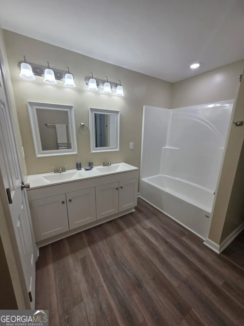 70 Charlotte DR Statham, GA 30666