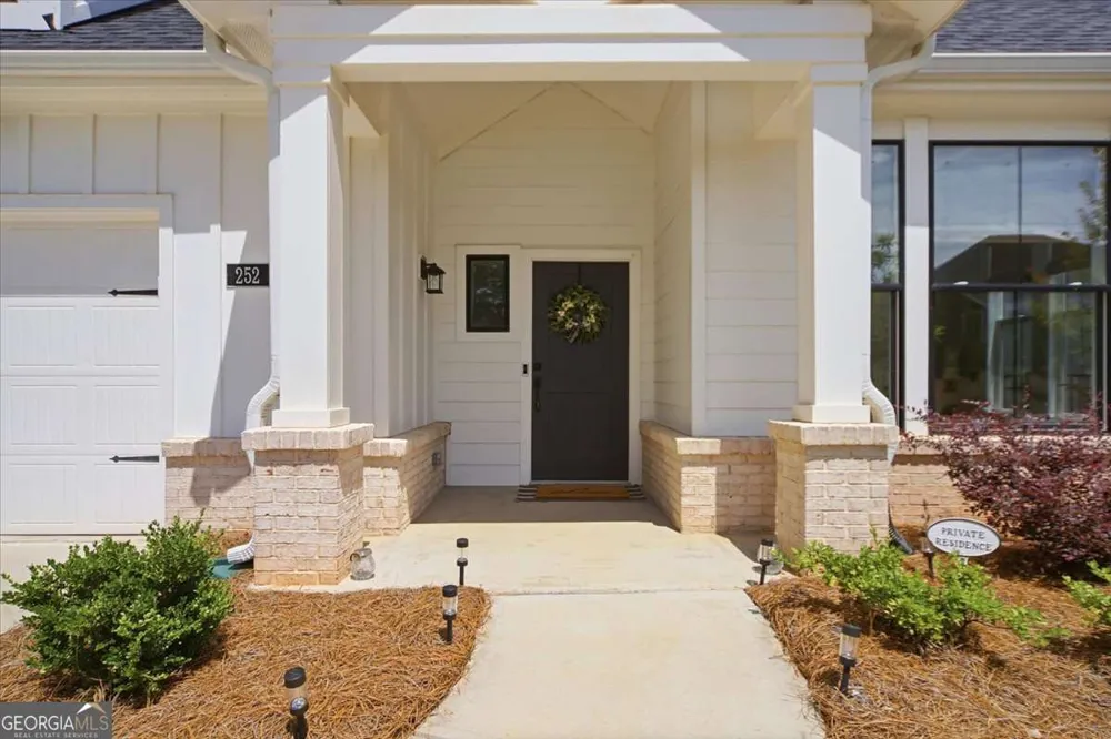 252 Persimmon DR Canton, GA 30115