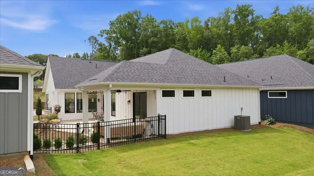 252 Persimmon DR Canton, GA 30115