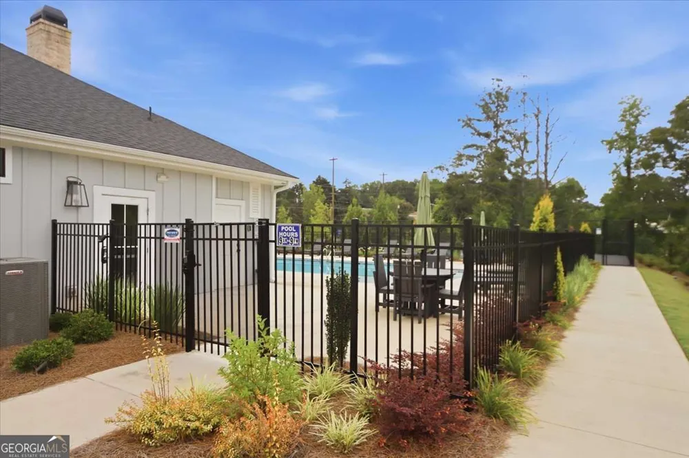 252 Persimmon DR Canton, GA 30115
