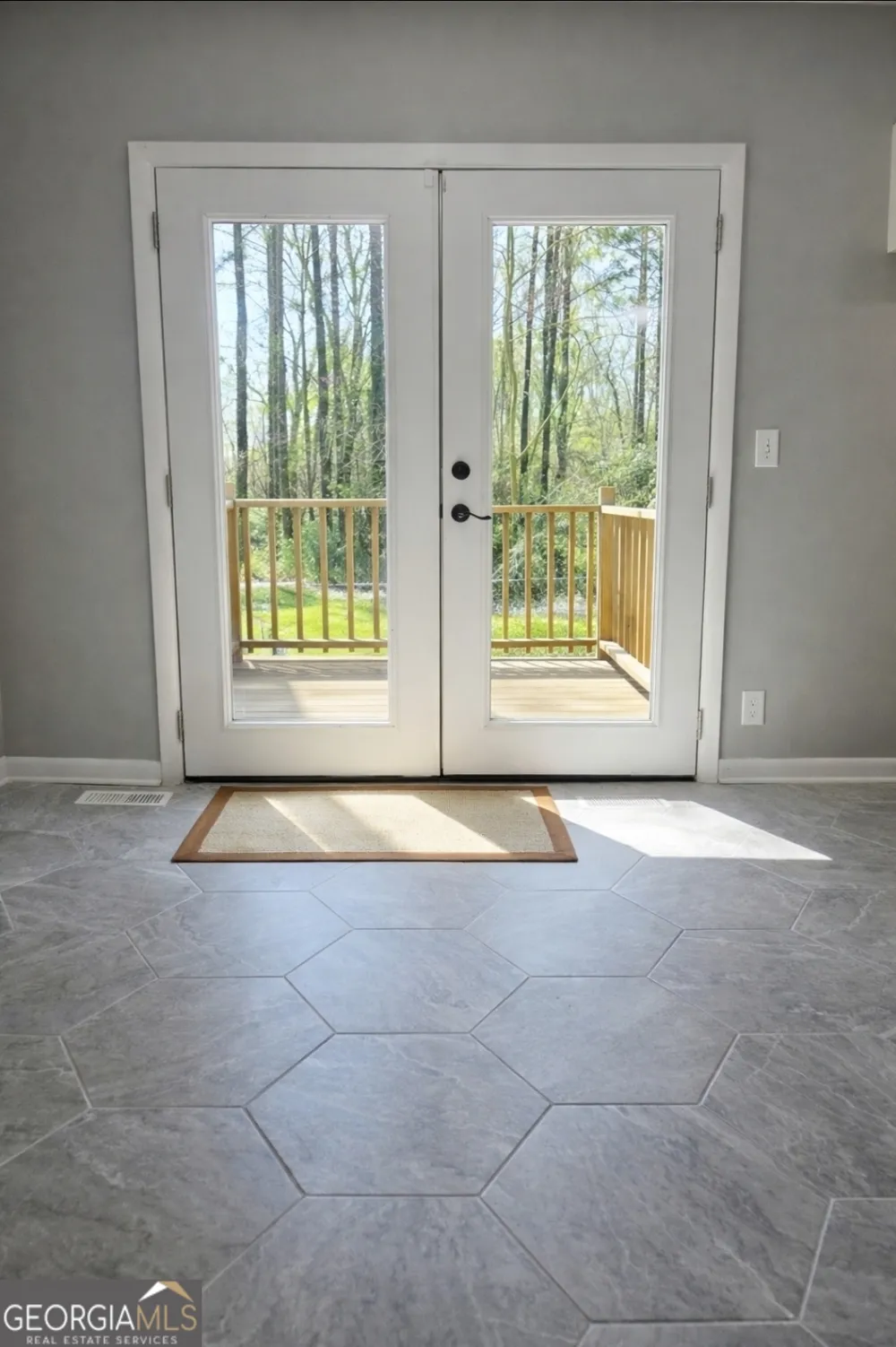 1551 Pine Glen CIR Decatur, GA 30035
