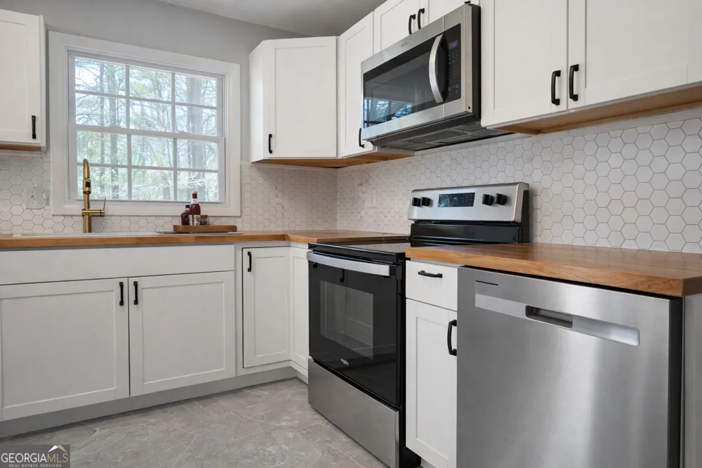 1551 Pine Glen CIR Decatur, GA 30035