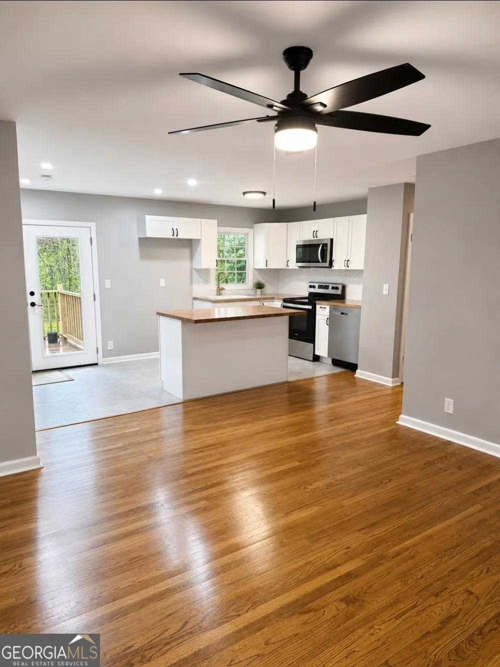 1551 Pine Glen CIR Decatur, GA 30035