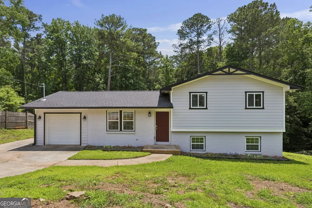 371 Pine Valley RD SW Mableton, GA 30126