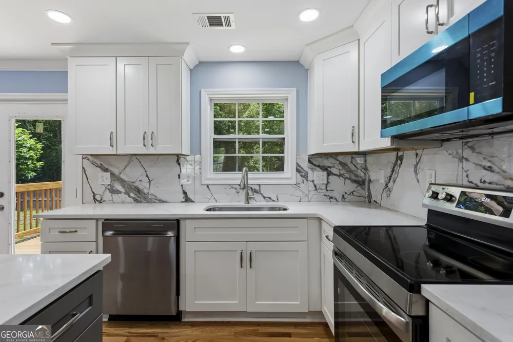 371 Pine Valley RD SW Mableton, GA 30126
