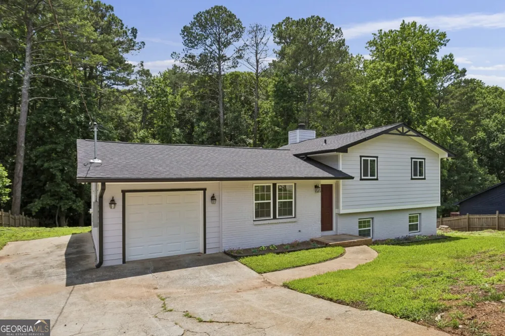 371 Pine Valley RD SW Mableton, GA 30126