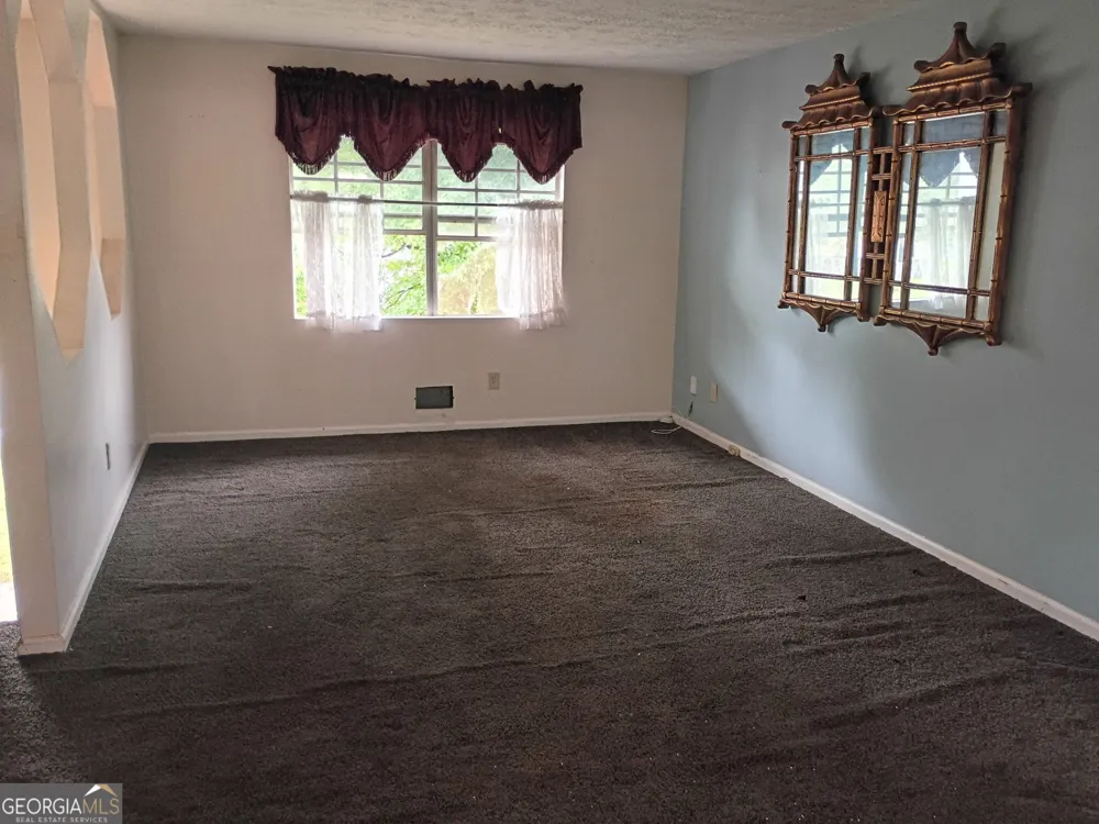 141 Caldwell DR Hampton, GA 30228