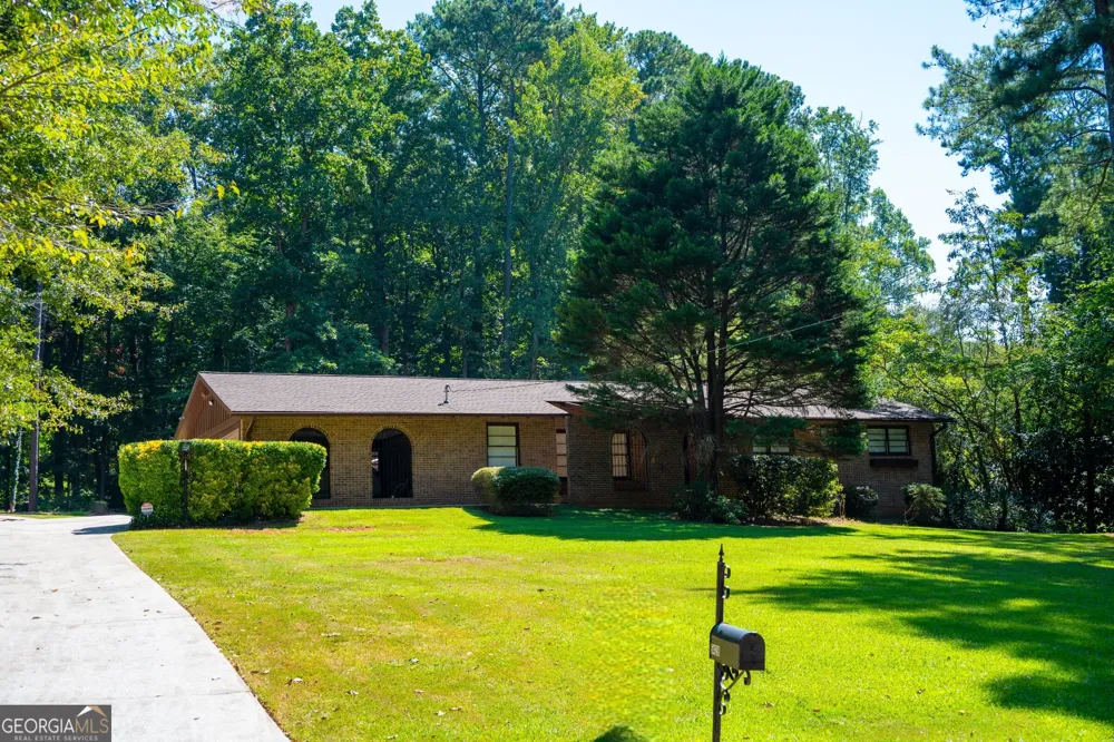 5428 Smoke Rise DR Stone Mountain, GA 30087