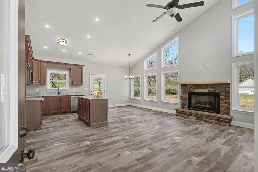 195 Rivers Edge DR Hayesville, NC 28904