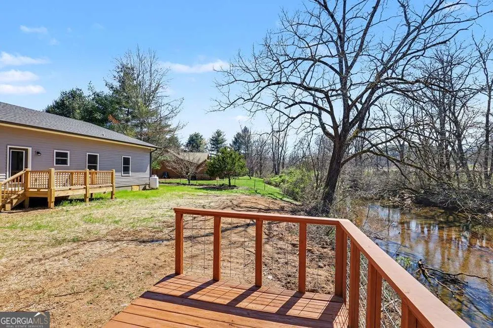 195 Rivers Edge DR Hayesville, NC 28904