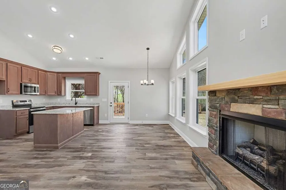 195 Rivers Edge DR Hayesville, NC 28904