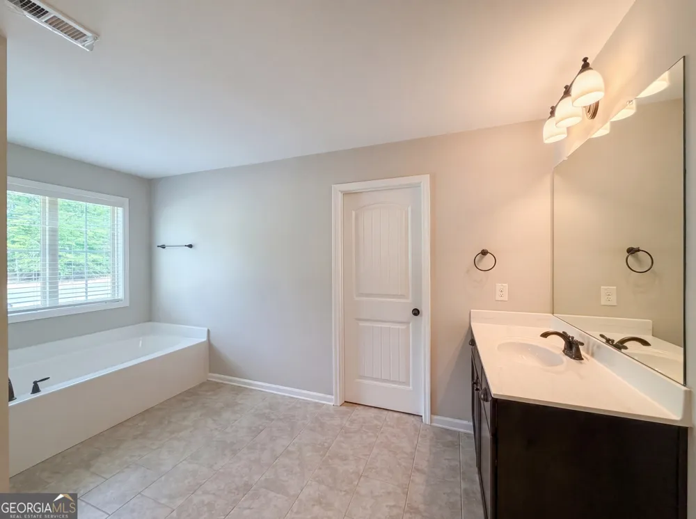 92 Old Bailey Farms DR Senoia, GA 30276