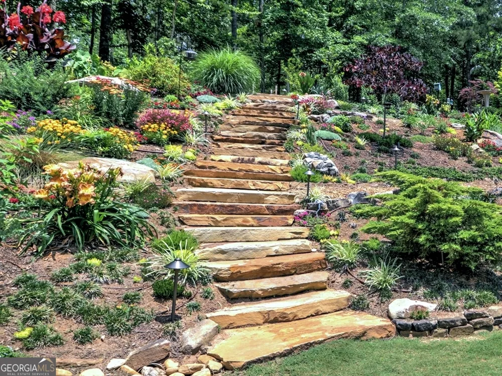 16165 Grand Litchfield DR Roswell, GA 30075