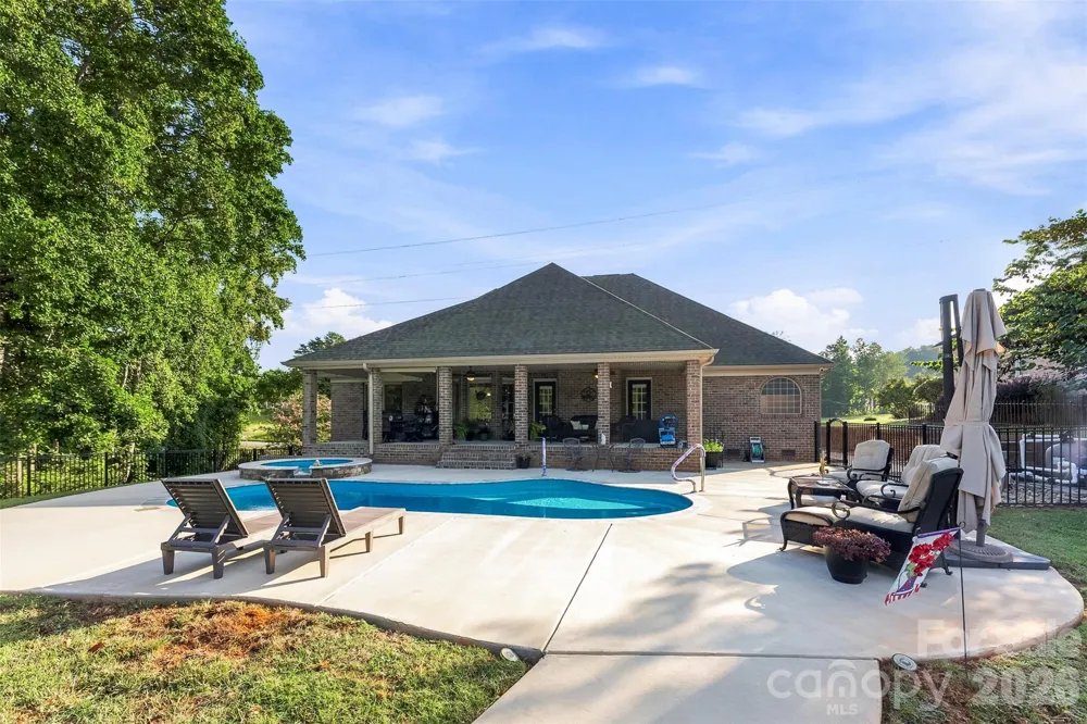 1277 White Pond Drive Gastonia, NC 28056
