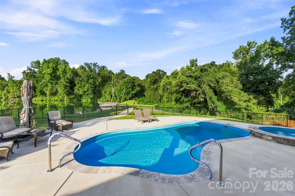 1277 White Pond Drive Gastonia, NC 28056