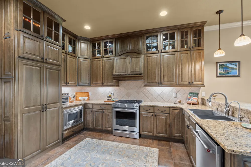 96 Fair View DR Clayton, GA 30525