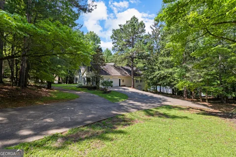 280 Waters Edge LN