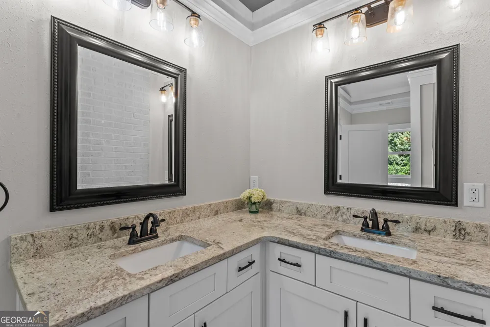 220 Plum Nelly RD Athens, GA 30606