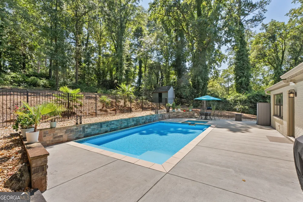 220 Plum Nelly RD Athens, GA 30606