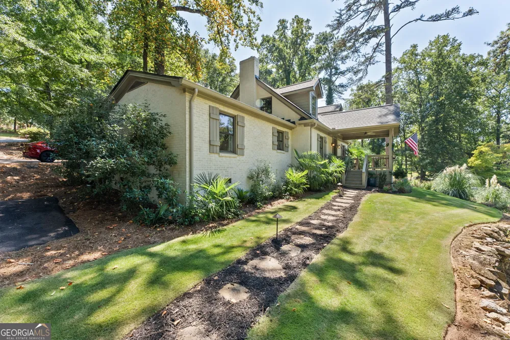 220 Plum Nelly RD Athens, GA 30606