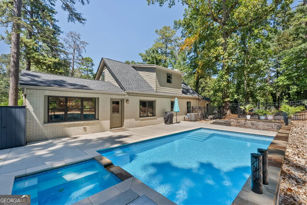 220 Plum Nelly RD Athens, GA 30606