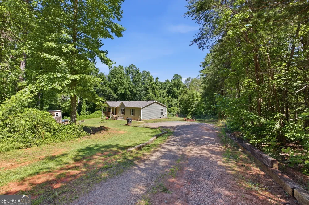 490 Gumlog Creek RD Martin, GA 30557