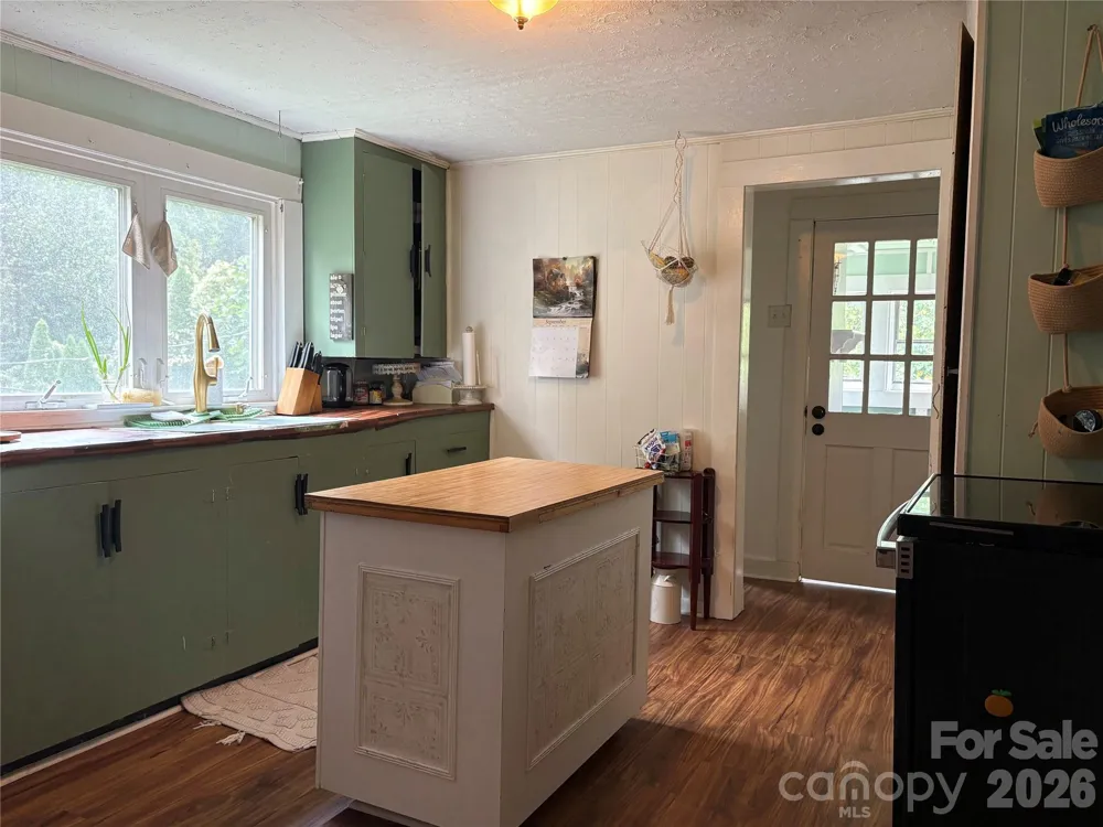 408 McCoy Cove Road Black Mountain, NC 28711
