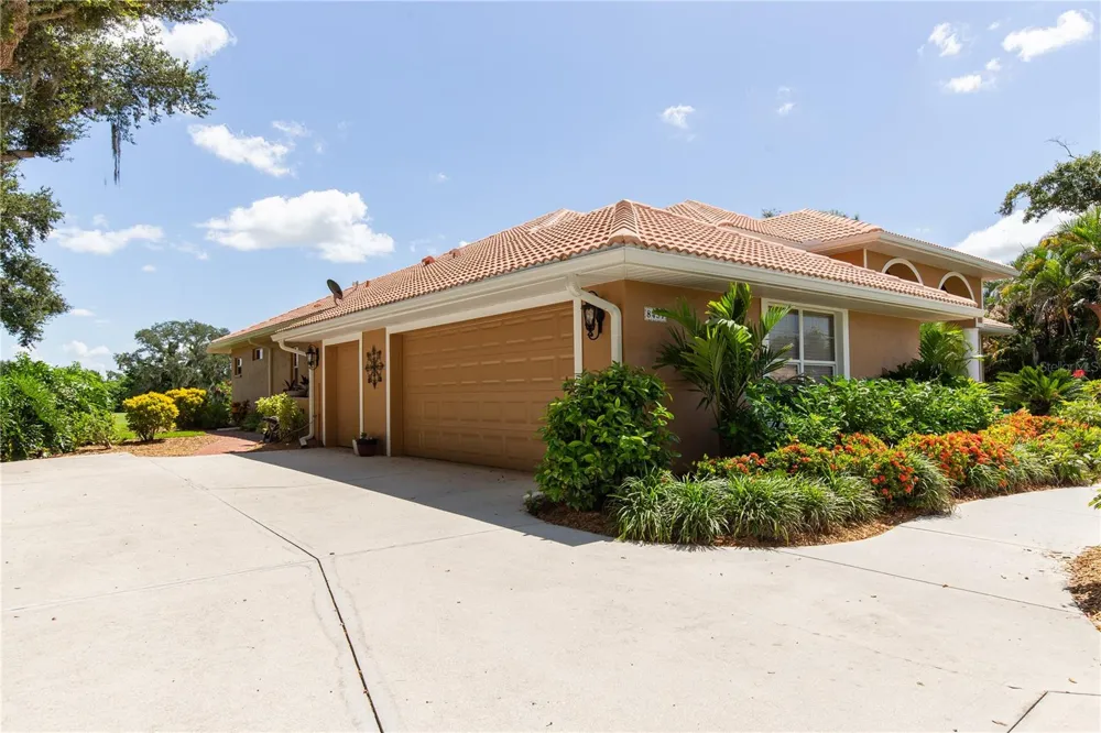 8437 EAGLE PRESERVE WAY Sarasota, FL 34241