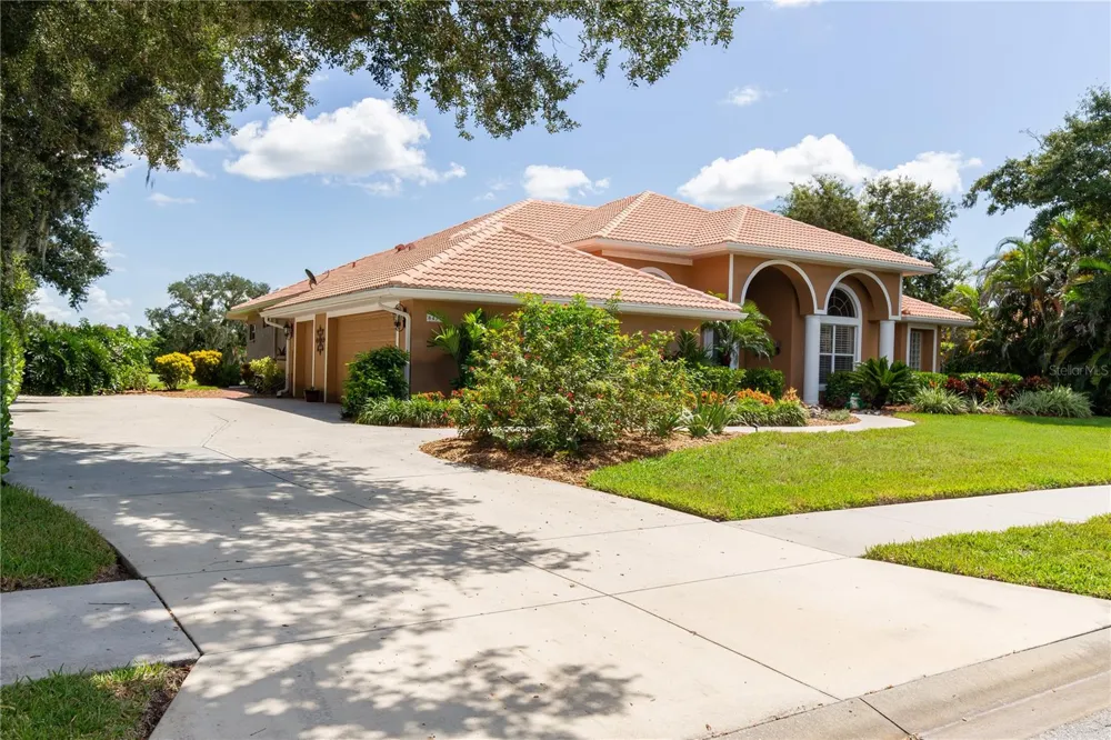 8437 EAGLE PRESERVE WAY Sarasota, FL 34241