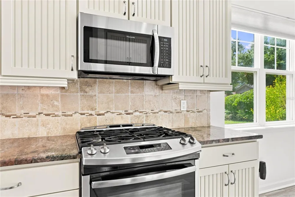 1051 GARDENSHIRE LANE Deland, FL 32724