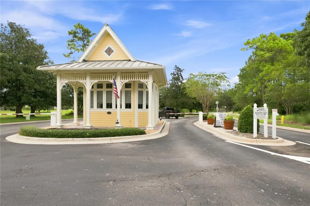 1051 GARDENSHIRE LANE Deland, FL 32724