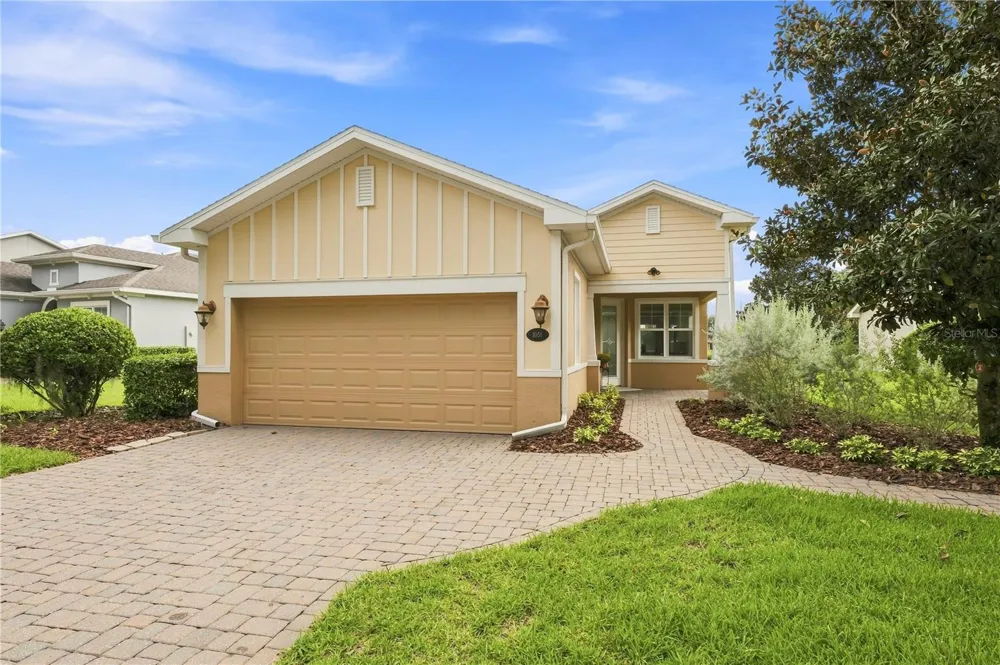1051 GARDENSHIRE LANE Deland, FL 32724