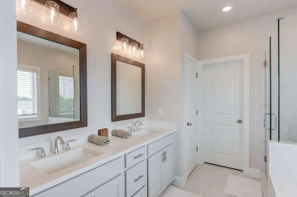 5217 Riden CT Buford, GA 30518