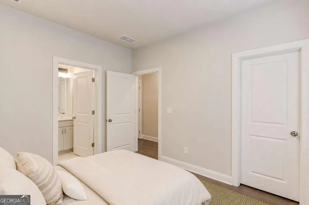 5217 Riden CT Buford, GA 30518