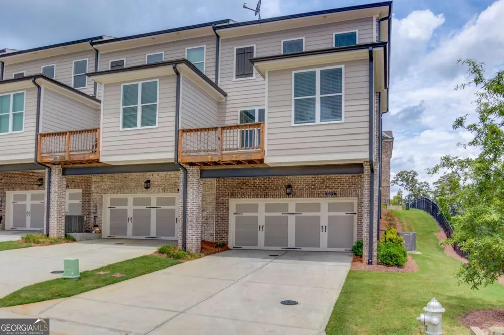 5217 Riden CT Buford, GA 30518
