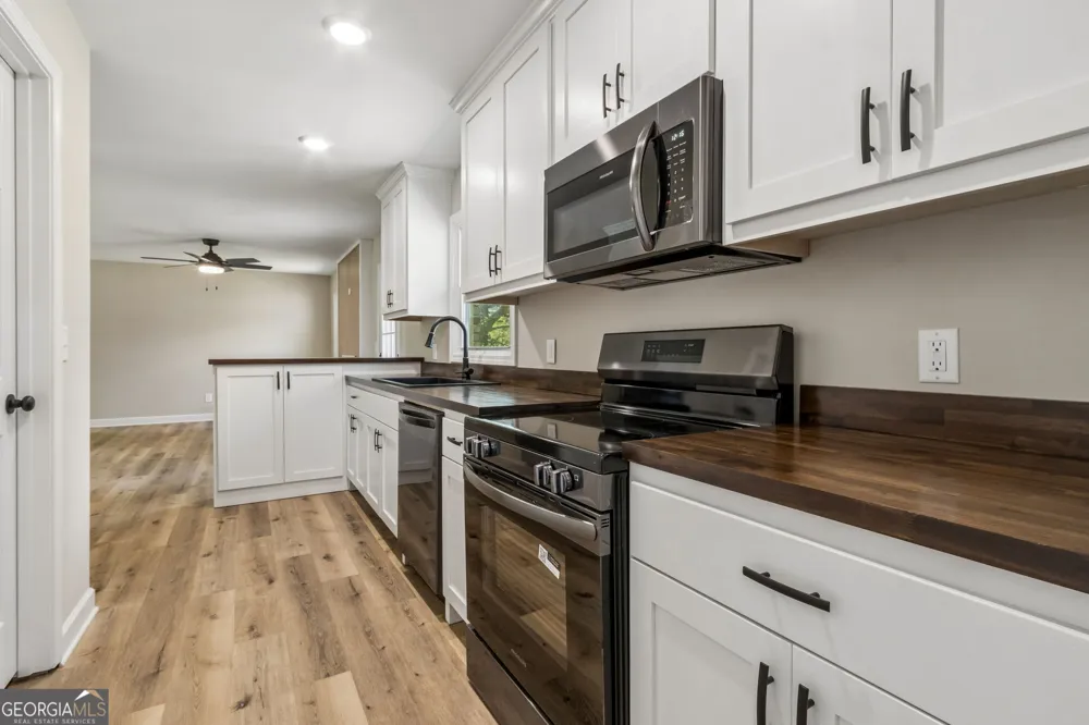 2526 Hamill DR Buford, GA 30519