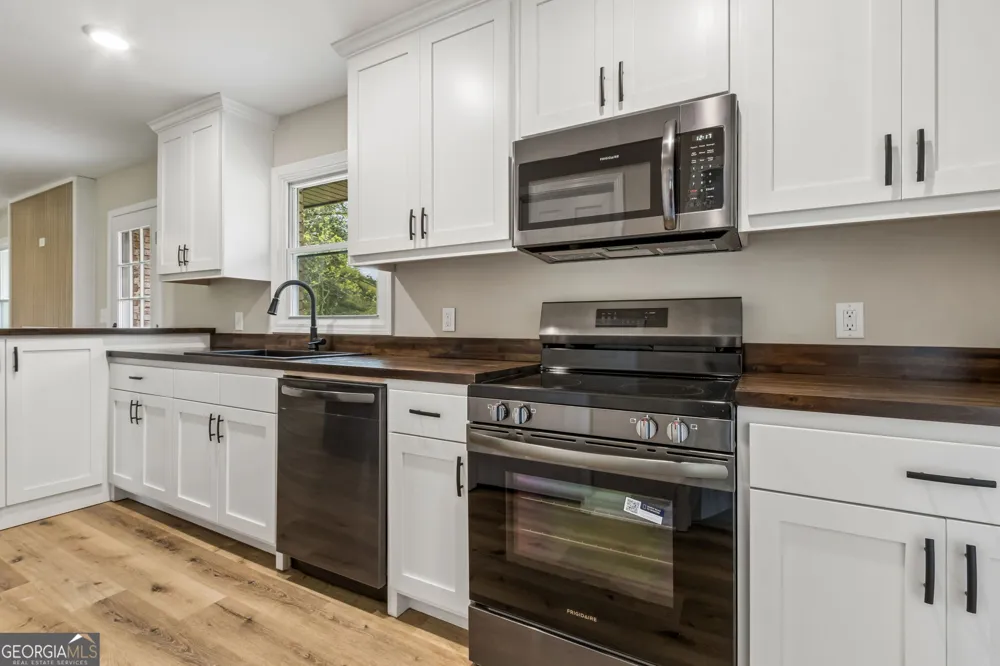 2526 Hamill DR Buford, GA 30519