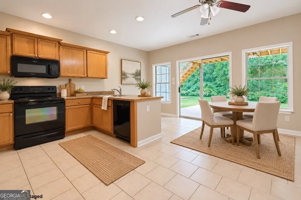93 Overlook CIR Dawsonville, GA 30534