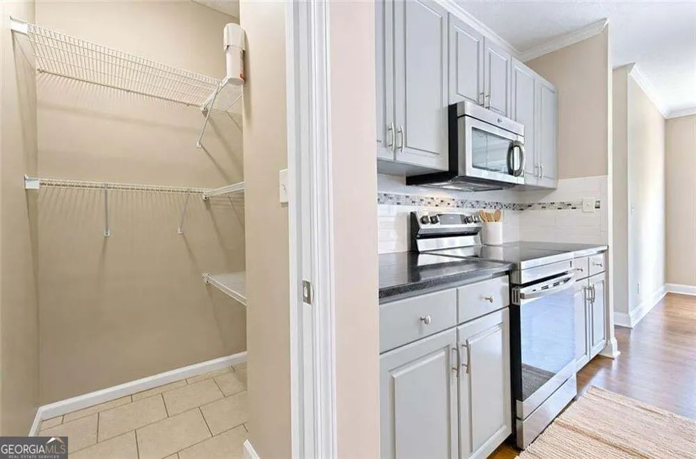93 Overlook CIR Dawsonville, GA 30534