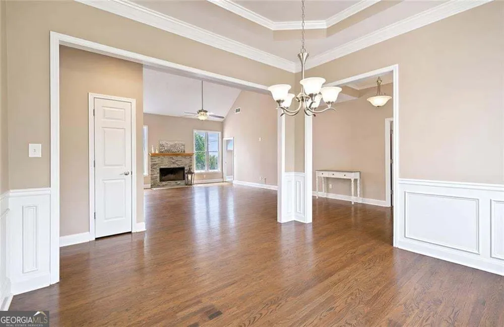 93 Overlook CIR Dawsonville, GA 30534