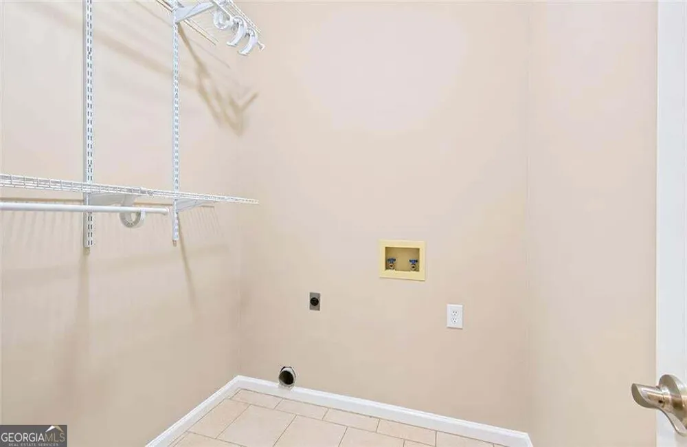 93 Overlook CIR Dawsonville, GA 30534