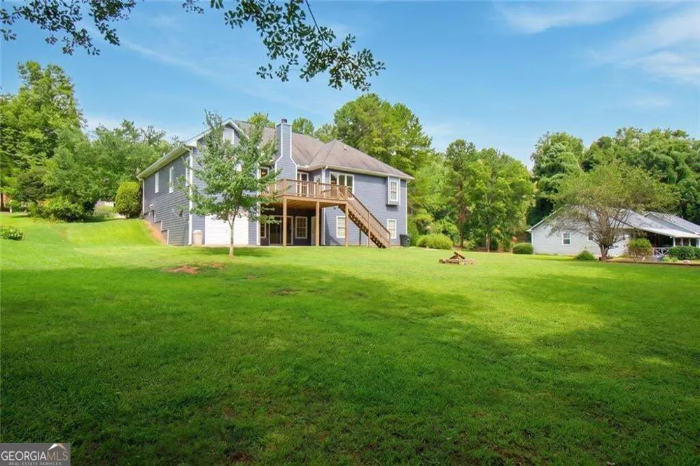 93 Overlook CIR Dawsonville, GA 30534